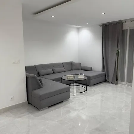 Le Prestigieux - *